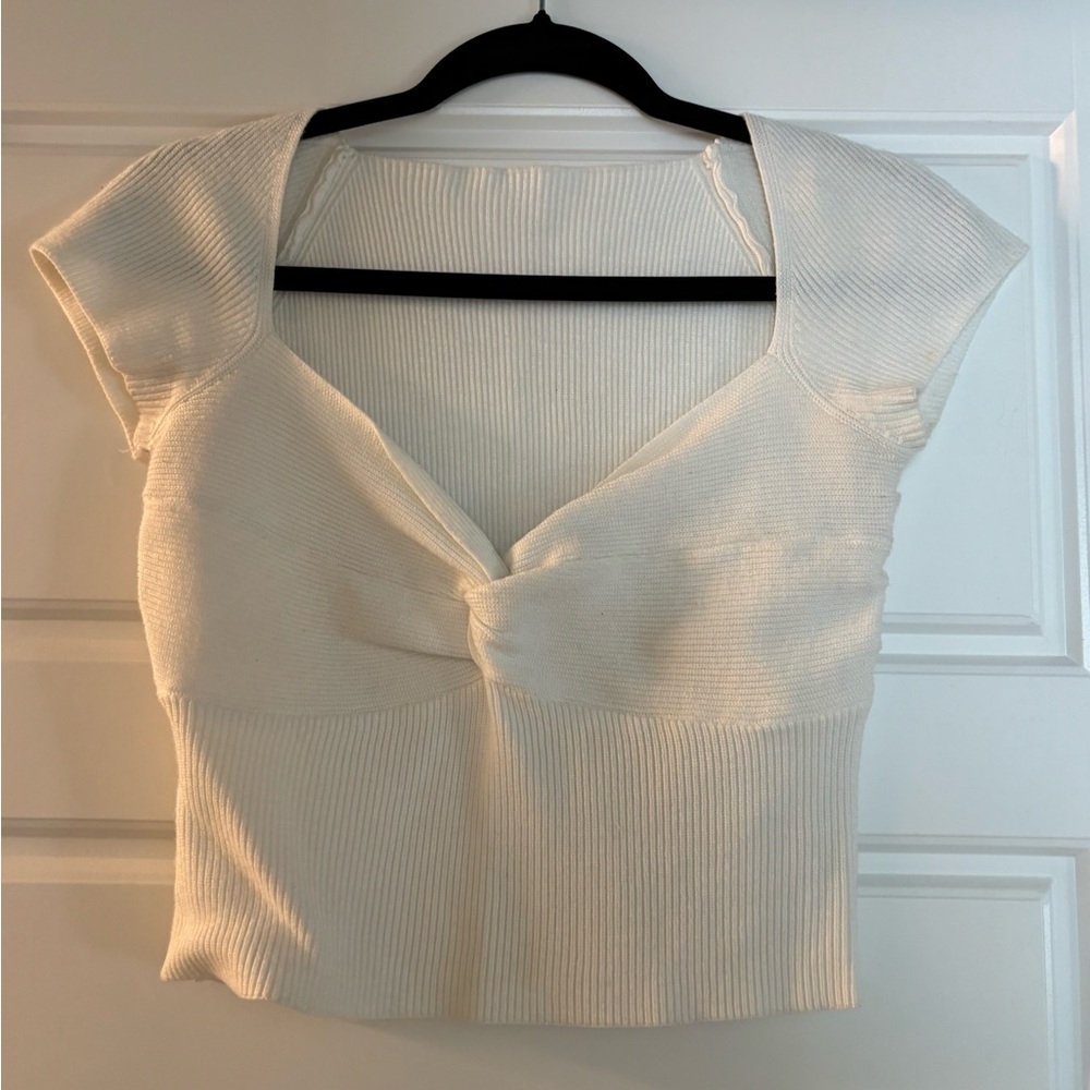 Amazon  Cream twist  Top